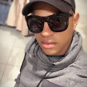 Meet your Posher, Yoan